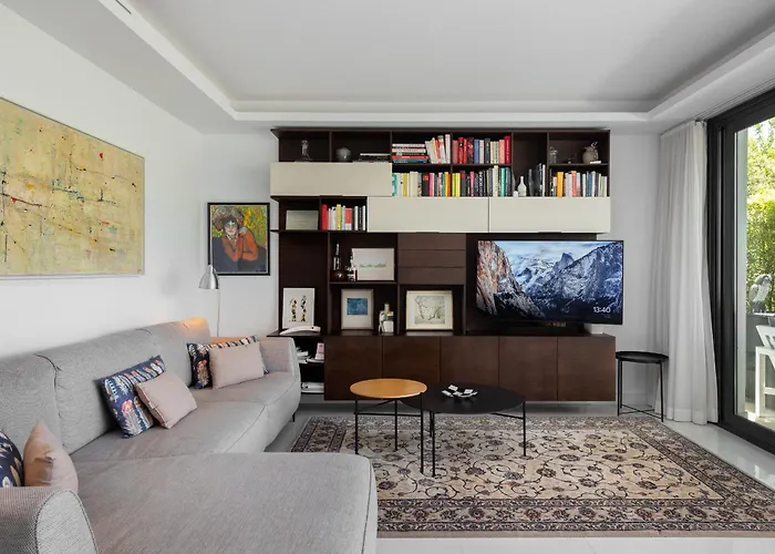 Panoramic Views And Large Garden In Atalaya Hills *