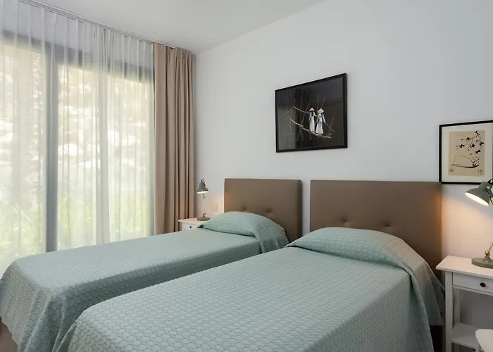 Panoramic Views And Large Garden In Atalaya Hills Estepona