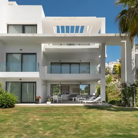 Panoramic Views And Large Garden In Atalaya Hills * Estepona