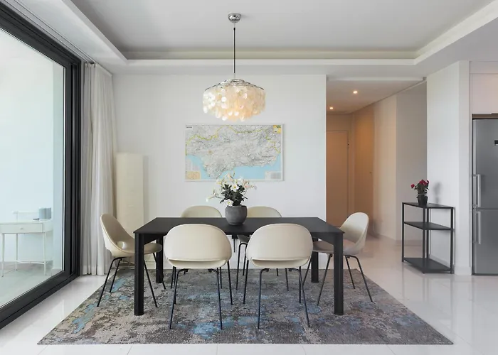 Apartamento Panoramic Views And Large Garden In Atalaya Hills Estepona