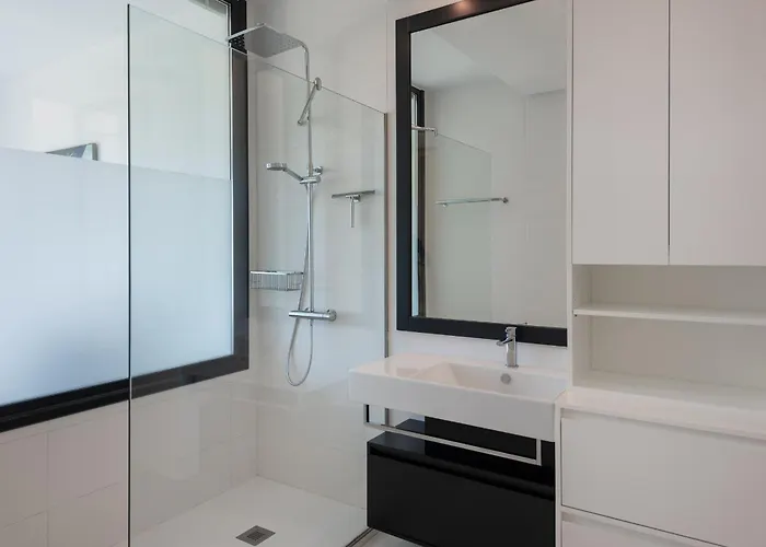 Panoramic Views And Large Garden In Atalaya Hills Apartamento Estepona