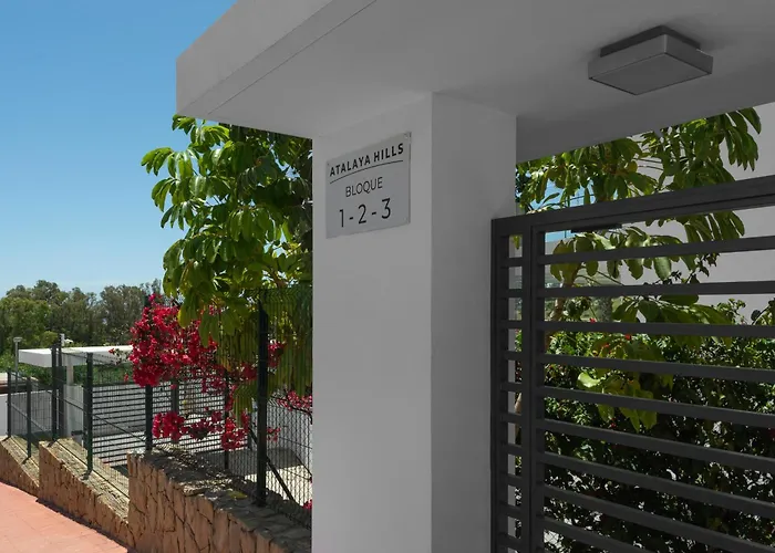 Panoramic Views And Large Garden In Atalaya Hills Estepona